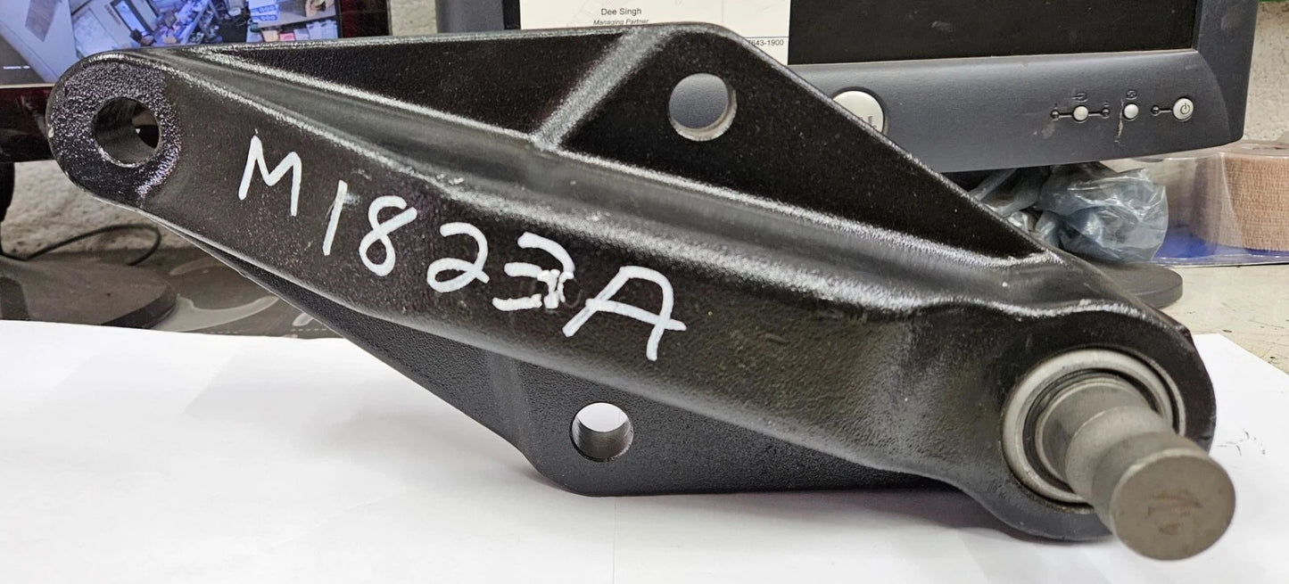 B111033 Leaf Spring Hanger – Kenworth T600 T800 K100 – Aluminum with MR744 Pin