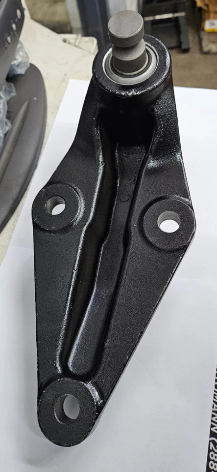 Leaf Spring Hanger B111033 – Fits Kenworth T600, T800 & K100 Series